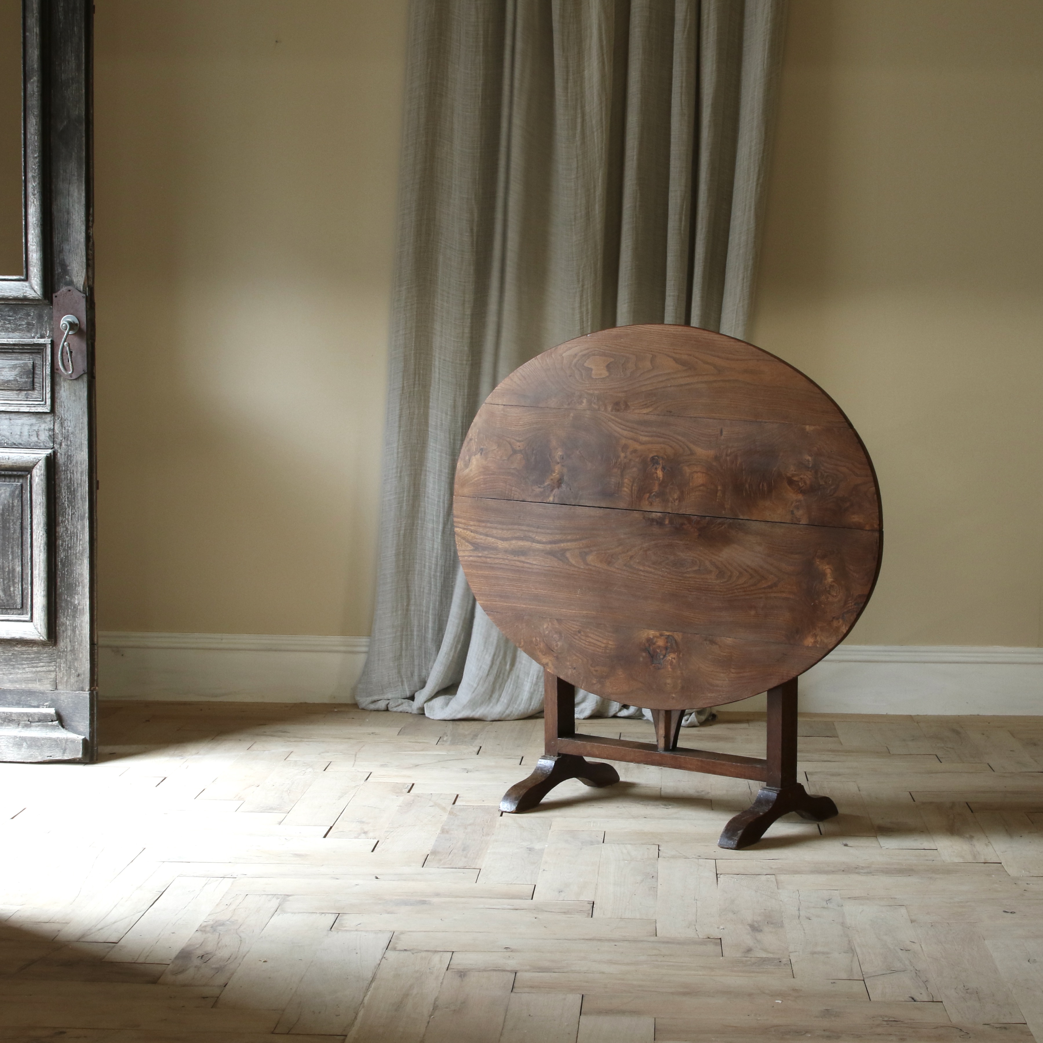 Burgundian Wine Table / Length 1.1m